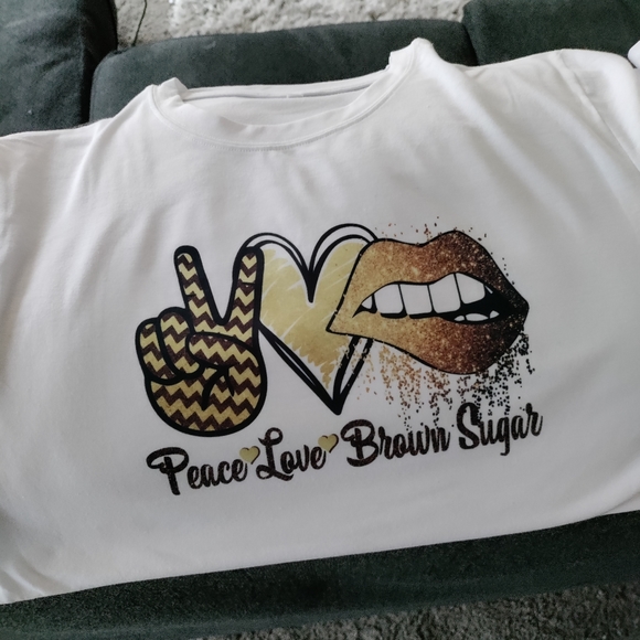 T-Shirt - Picture 1 of 2